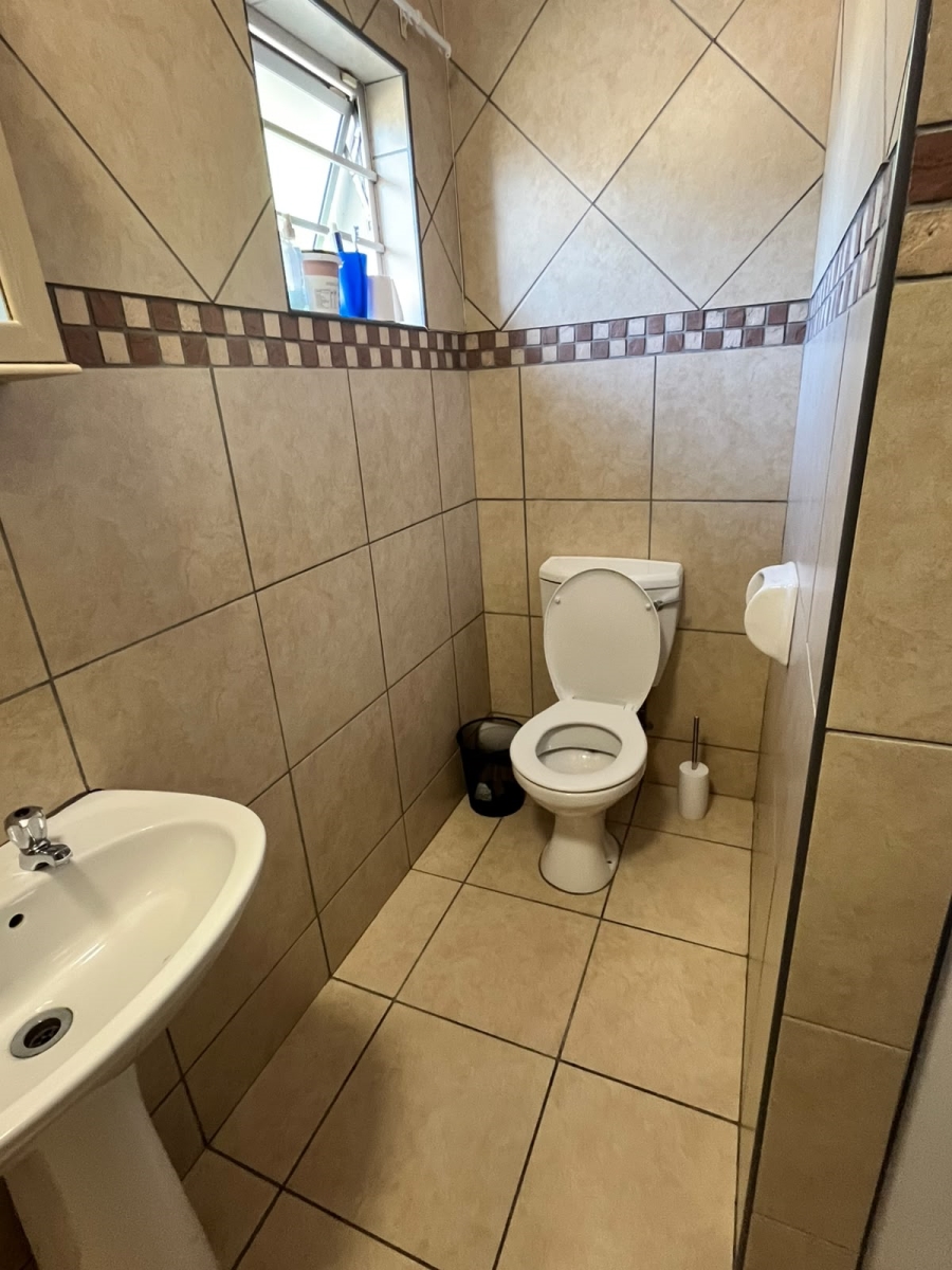 To Let 2 Bedroom Property for Rent in Abbotsford Eastern Cape